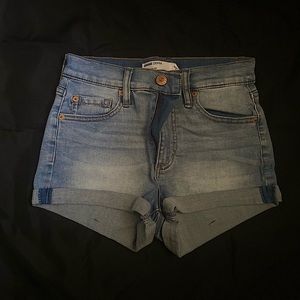 Garage Light Wash Denim Shorts. Size 00.